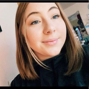 Meet your Posher, Abigail